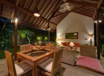 Villa Paloma Guest Pavilion, Living y comedor